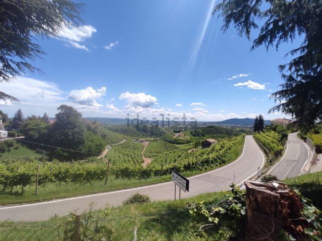 Casa in vendita a Valdobbiadene, Veneto