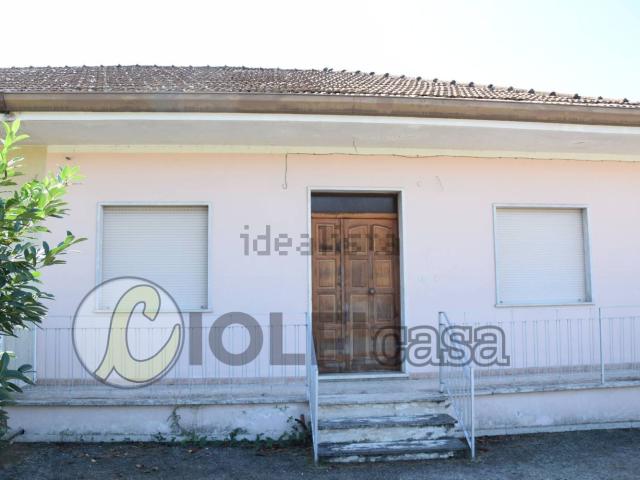 Casa in vendita a Pignataro Interamna, Lazio