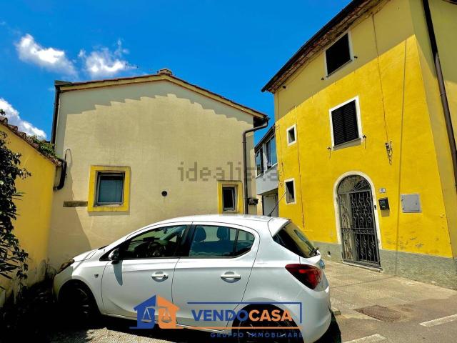 Casa in vendita a Agliana, Toscana