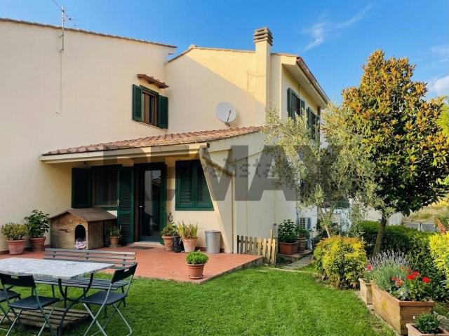 Casa in vendita a Montanino, Reggello