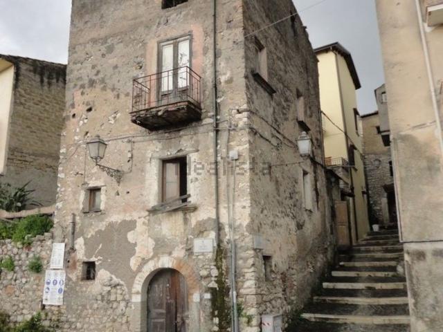 Casa in vendita a Santi Cosma E Damiano, Lazio