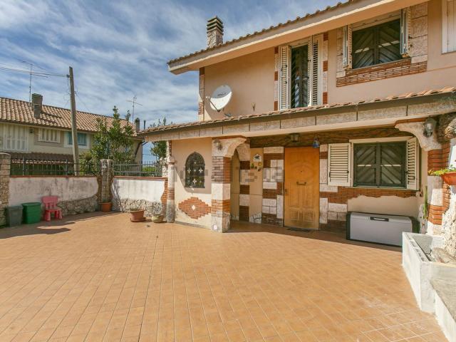 Casa in vendita a Tor San Lorenzo, Ardea
