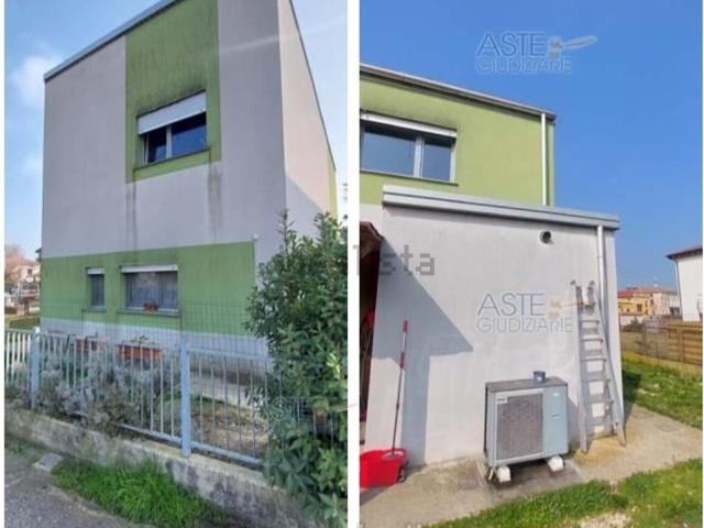 Casa in vendita a Unione Comuni Modenesi Area Nord, Mirandola