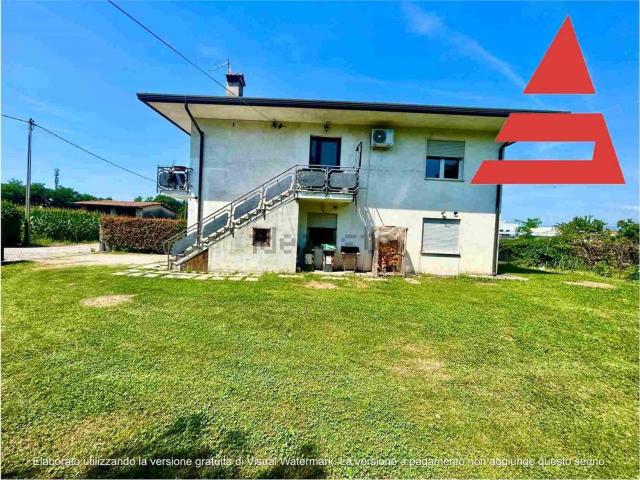 Casa in vendita a Rossano Veneto, Veneto