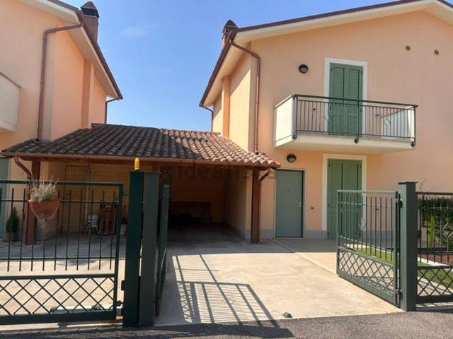 Casa in vendita a Acquasparta, Umbria