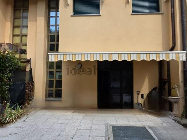 Casa in vendita a Castano Primo, Lombardia