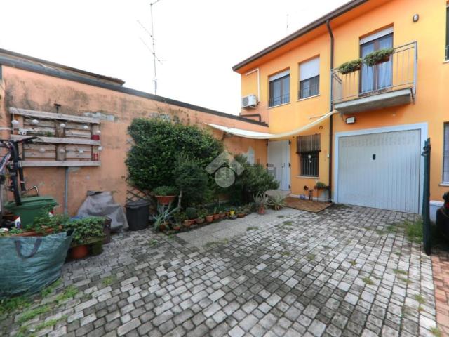 Casa in vendita a Castelletto, Roverbella
