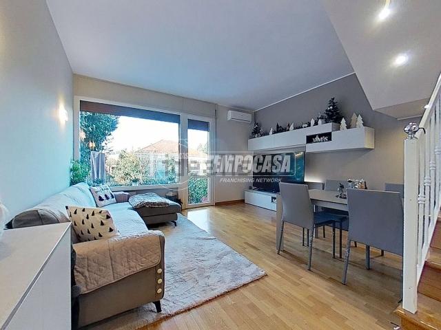 Casa in vendita a Macherio, Lombardia