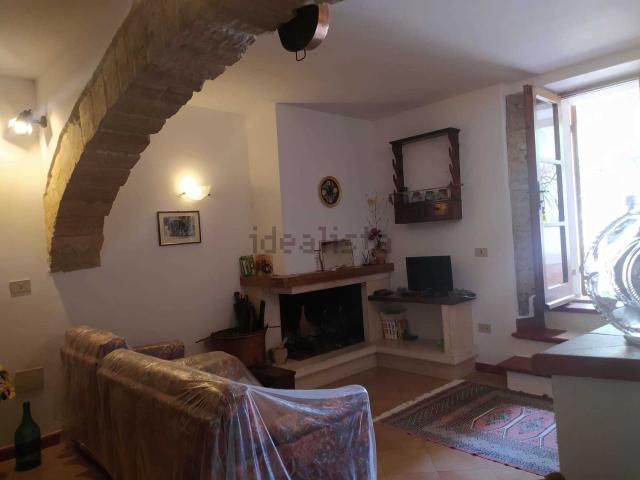Casa in vendita a Guardea, Umbria