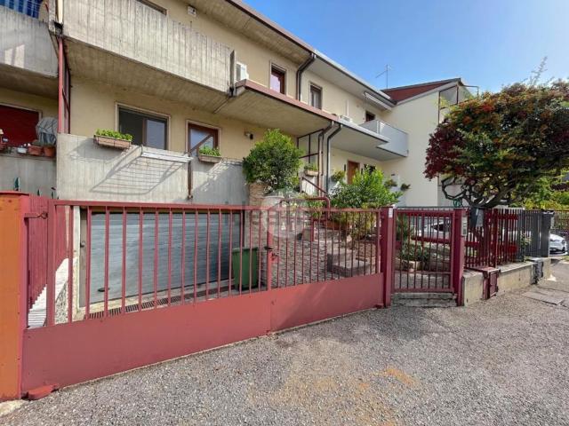 Casa in vendita a Castel d'Azzano, Verona