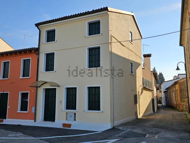 Casa in vendita a Crocetta Del Montello, Veneto