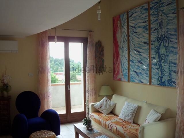 Casa in vendita a Pesaro, Trebbio