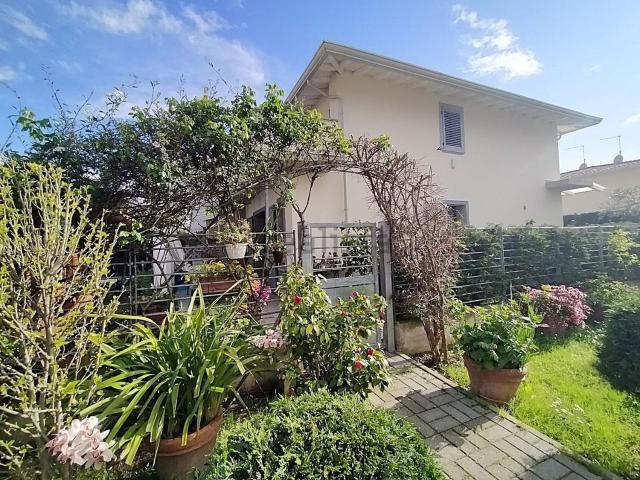 Casa in vendita a San Carlo, Marina Di Massa
