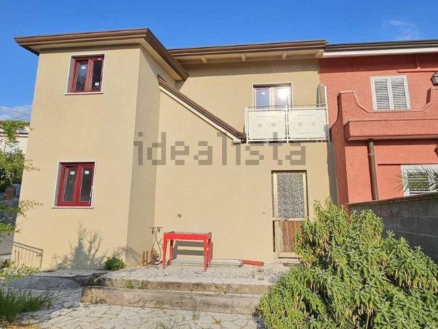 Casa in vendita a Pontecimato, Carrara