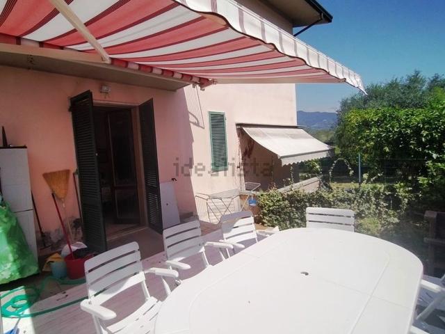 Casa in vendita a Marina di Massa, Marina Di Massa