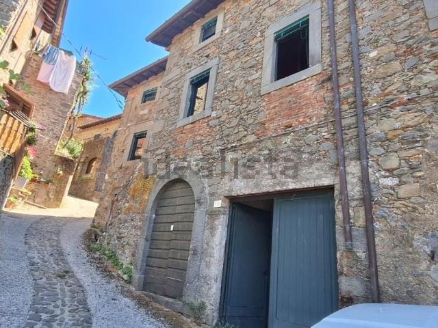 Casa in vendita a Unione dei comuni Media Valle del Serchio, Pescaglia