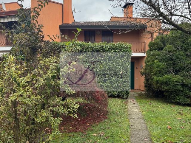 Casa in vendita a Gurone, Malnate