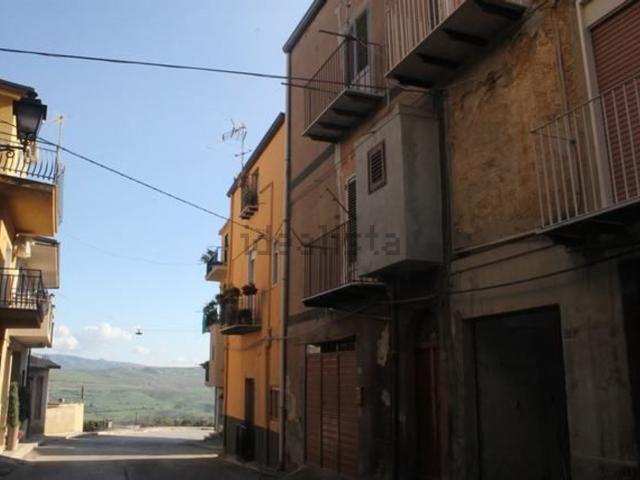 Casa in vendita a Cianciana, Agrigento