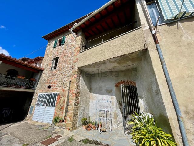 Casa in vendita a Moncioni, Montevarchi
