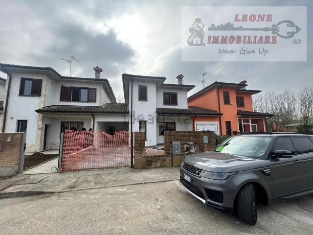 Casa in vendita a Roncaro, Lombardia