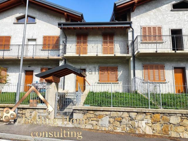 Casa in vendita a Sant'omobono Imagna, Lombardia