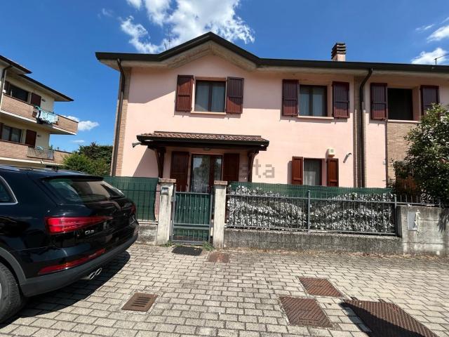Casa in vendita a Bassa Reggiana, Re