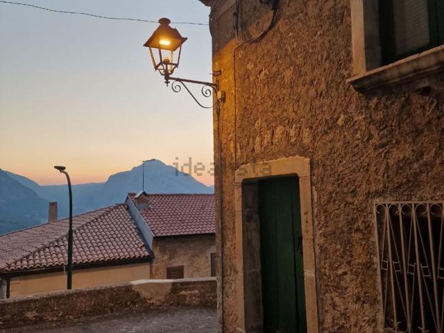 Casa in vendita a Teggiano, Campania