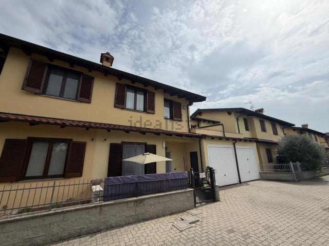 Casa in vendita a Landriano, Lombardia