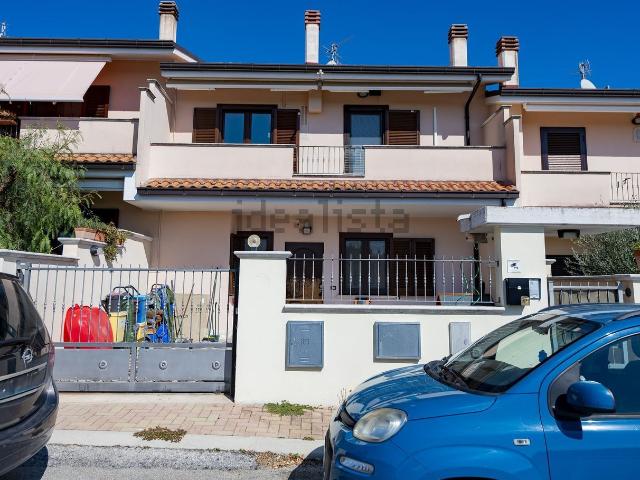Casa in vendita a Villa Oliveti, Rosciano