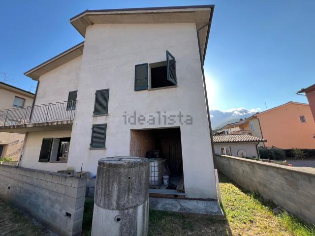 Casa in vendita a Cascine di Buti, Buti