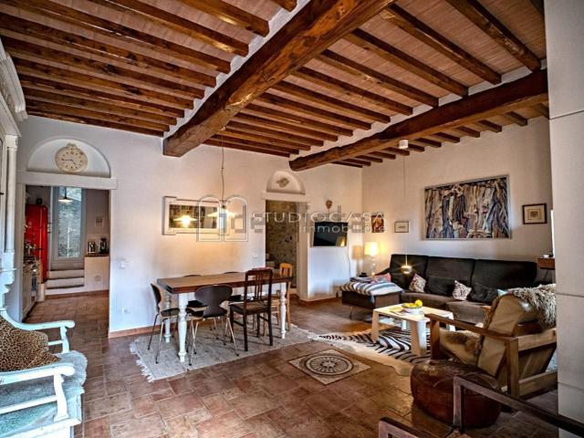 Casa in vendita a Montemagno, Calci