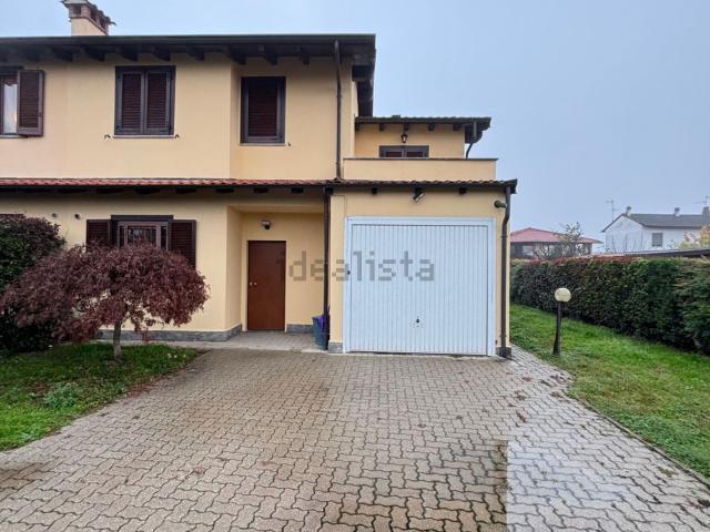 Casa in vendita a Landriano, Lombardia