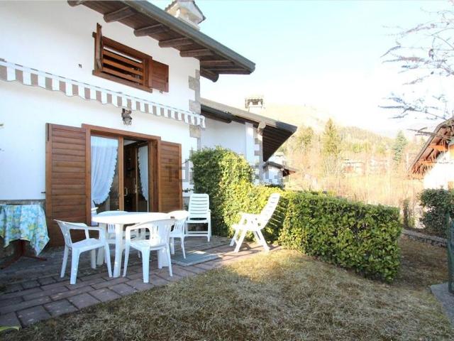 Casa in vendita a Dorga, Castione Della Presolana