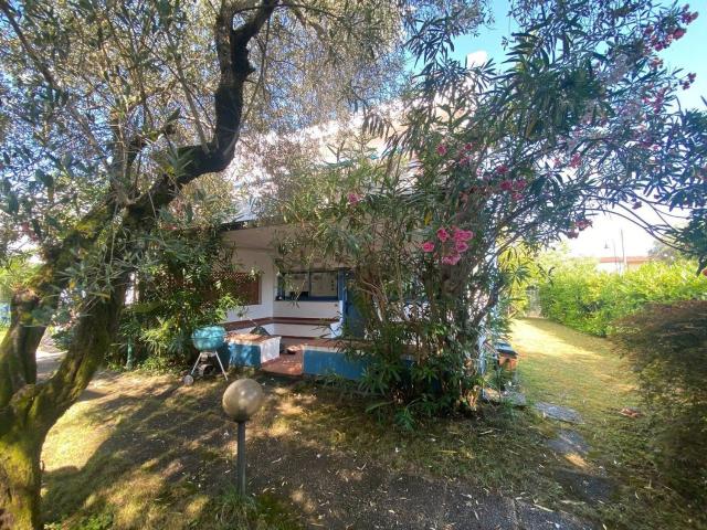 Casa in vendita a Montignoso, Toscana