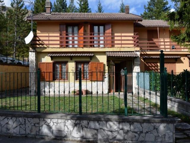 Casa in vendita a Colle Belvedere, Rocca Di Mezzo