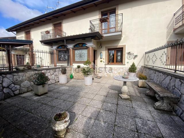 Casa in vendita a Castel Di Sangro, Abruzzo