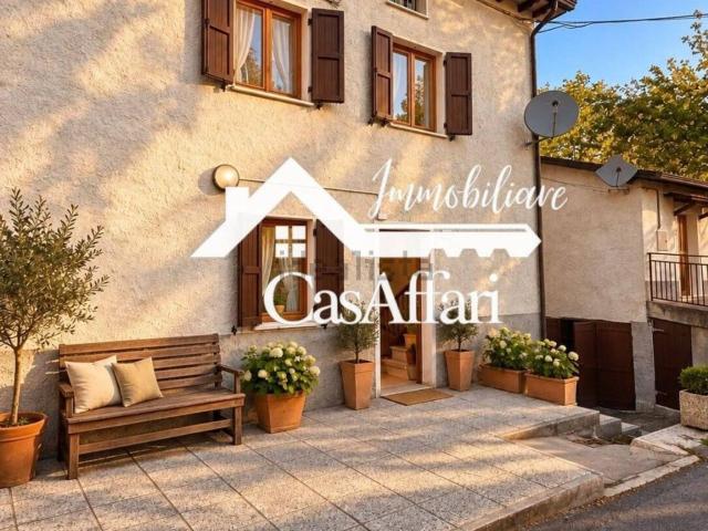 Casa in vendita a Velluciana, Carpineti