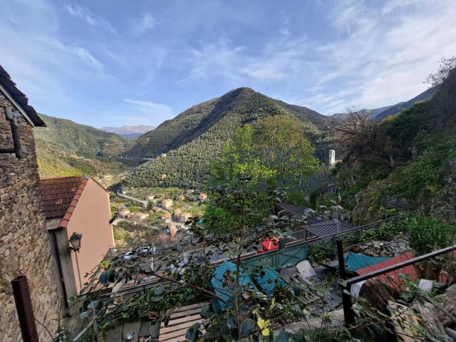 Casa in vendita a Montalto Ligure, Liguria