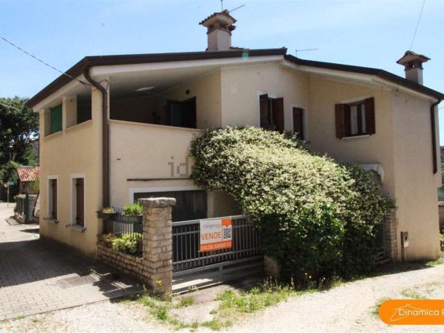 Casa in vendita a Revine Lago