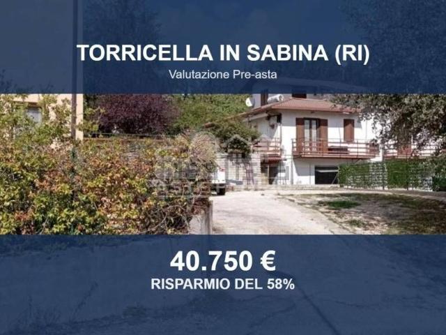 Casa in vendita a Oliveto Sabino, Torricella in Sabina
