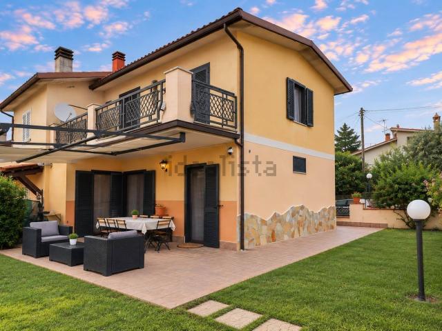 Casa in vendita a Scandriglia, Rieti
