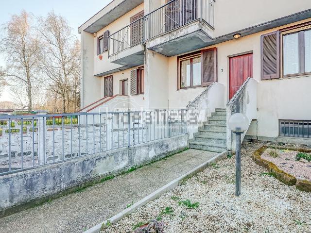 Casa in vendita a Cardano Al Campo, Lombardia