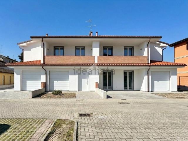 Casa in vendita a Bassa Reggiana, Re