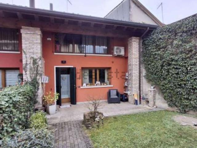 Casa in vendita a Paderno Del Grappa, Veneto