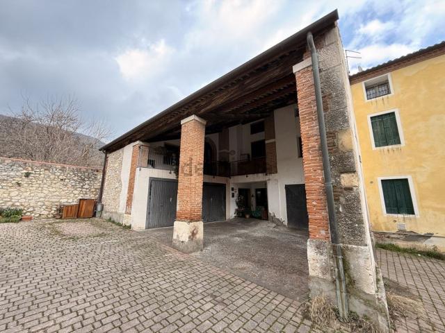 Casa in vendita a Barbarano Mossano, Barbarano Vicentino