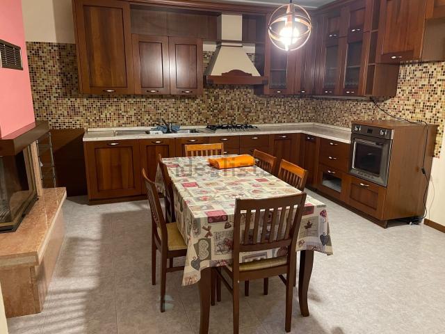 Casa in vendita a Erbè, Veneto