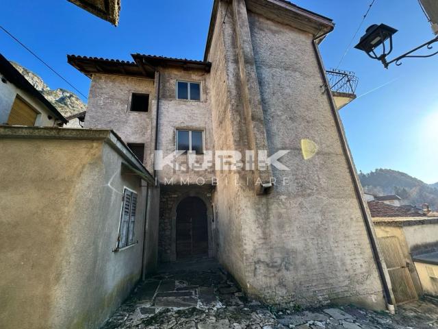 Casa in vendita a Arta Terme, Friuli-Venezia Giulia