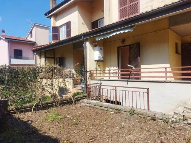 Casa in vendita a Vallerano, Lazio