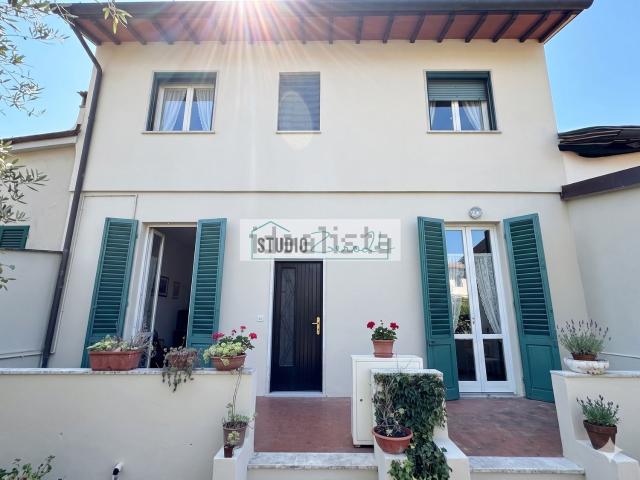 Casa in vendita a Tonfano, Toscana
