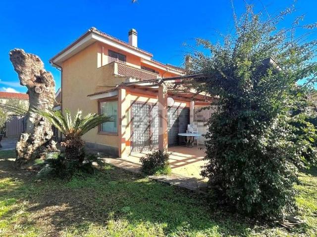 Casa in vendita a Marina di San Nicola, Roma Capitale
